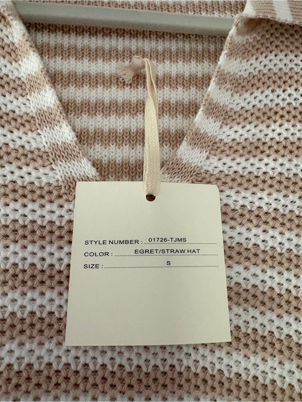 Marled Beige & White Striped V‑Neck Short‑Sleeve Sweater - Picture 4 of 8